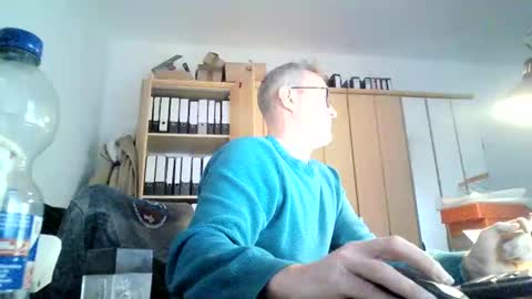 Snapshot of hering76 chatting on 31, 12, 2024 hering76 online show from 31, 12, 2024