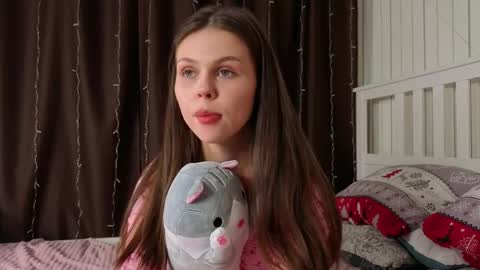 Nicole online show from 6, 4, 2026