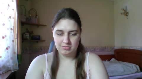 hess_luna_ online show from 7, 4, 2026