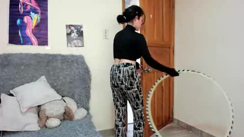 hesttia_ online show from 10, 10, 2025