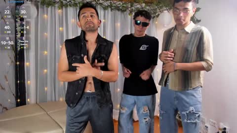 Snapshot of hetero27cum chatting on 8, 12, 2024 Euphoria Boys online show from 8, 12, 2024