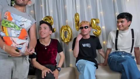 Snapshot of hetero27cum chatting on 8, 1, 2025 Euphoria Boys online show from 8, 1, 2025