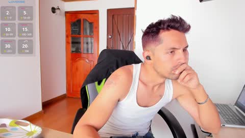 Snapshot of hetero27cum chatting on 14, 1, 2025 Euphoria Boys online show from 14, 1, 2025