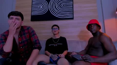 heteros men online show from 4, 12, 2025