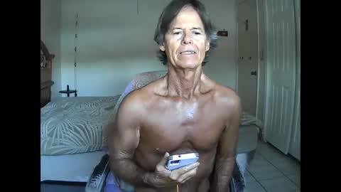 Snapshot of hewes1 chatting on 29, 4, 2026 hewes1 online show from 29, 4, 2026