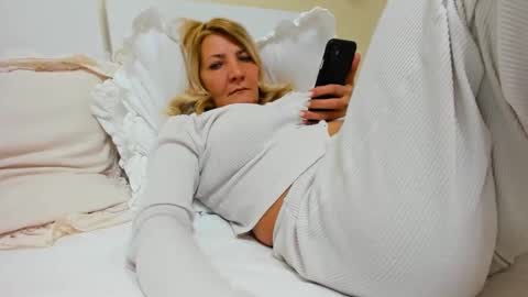 Snapshot of heyheygrey chatting on 9, 3, 2025 Heyheygrey online show from 9, 3, 2025