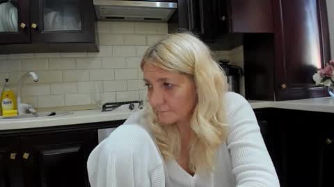 Snapshot of heyheygrey chatting on 9, 9, 2025 Heyheygrey online show from 9, 9, 2025