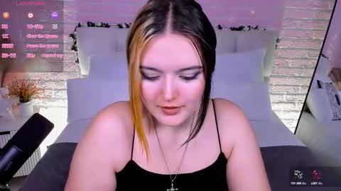 Snapshot of heymarybaby chatting on 8, 10, 2025 Amazing Mary online show from 8, 10, 2025