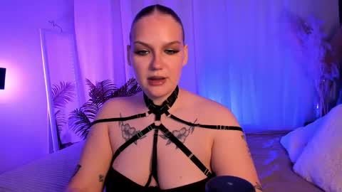 heynoirsam online show from 4, 3, 2026