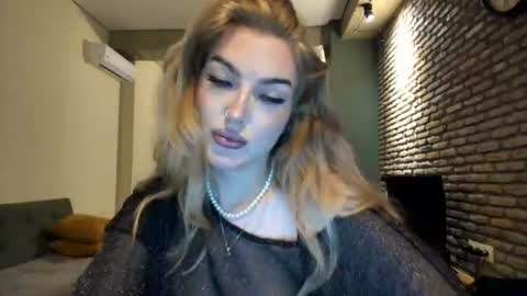 Snapshot of hi_lina chatting on 25, 6, 2026 Hi lina online show from 25, 6, 2026
