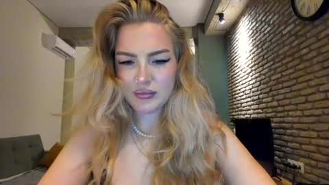 Snapshot of hi_lina chatting on 3, 7, 2026 Hi lina online show from 3, 7, 2026