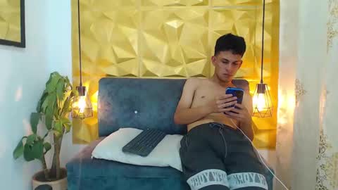 Snapshot of hidan_22 chatting on 8, 3, 2025 HIDAN online show from 8, 3, 2025