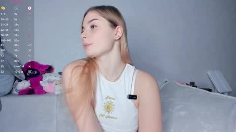 Snapshot of hidden_charm chatting on 24, 2, 2026 Elizabeth online show from 24, 2, 2026