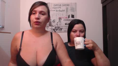 Snapshot of hidden_tinna chatting on 1, 10, 2025 Tinna online show from 1, 10, 2025