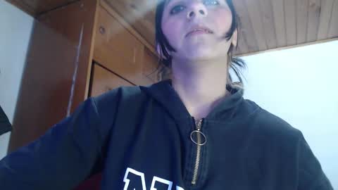 hilaril18 online show from 11, 9, 2025