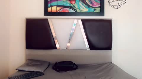 Hilary Avilan online show from 18, 3, 2026