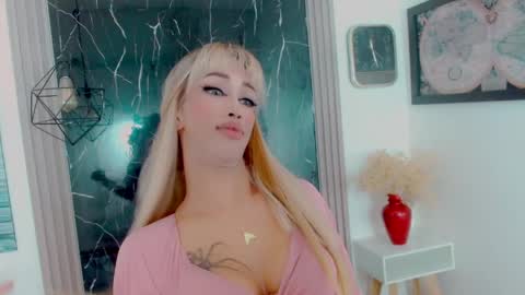 Hilary Avilan online show from 27, 5, 2026