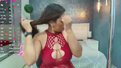 hilary_evanss online show from 17, 5, 2026