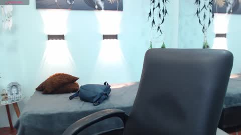 H I L A R Y online show from 18, 1, 2025