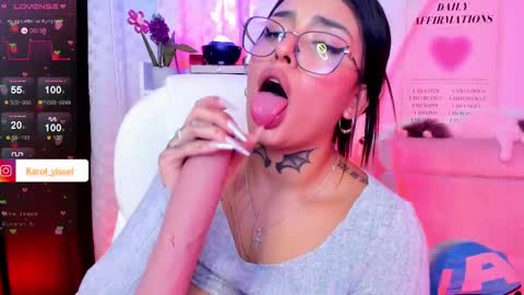 Snapshot of hinataweed01 chatting on 12, 2, 2025 Karol Independent Model online show from 12, 2, 2025