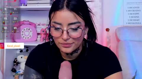 Snapshot of hinataweed01 chatting on 24, 2, 2025 Karol Independent Model online show from 24, 2, 2025