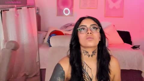 Snapshot of hinataweed01 chatting on 17, 9, 2025 Karol Independent Model online show from 17, 9, 2025