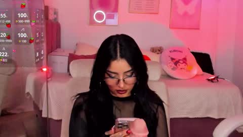 Snapshot of hinataweed01 chatting on 28, 9, 2025 Karol Independent Model online show from 28, 9, 2025