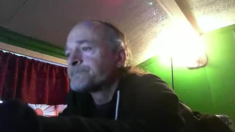 Snapshot of hippiedad333 chatting on 5, 2, 2026 hippiedad333 online show from 5, 2, 2026