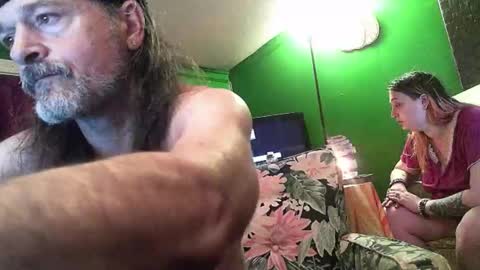 hippiedad333 online show from 17, 4, 2026