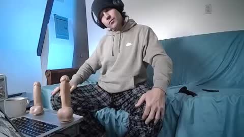 Snapshot of hippiezen chatting on 8, 2, 2025 Hippie Jijm online show from 8, 2, 2025