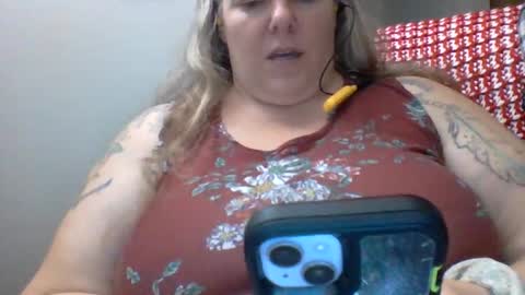 hippysnewhere online show from 7, 6, 2026
