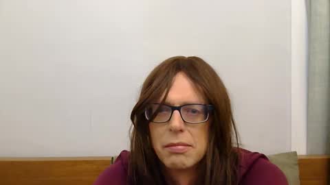 Snapshot of hiriley chatting on 22, 10, 2025 HiRiley online show from 22, 10, 2025