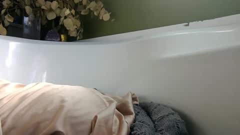 Snapshot of hisnotyours chatting on 23, 9, 2025 Grace online show from 23, 9, 2025