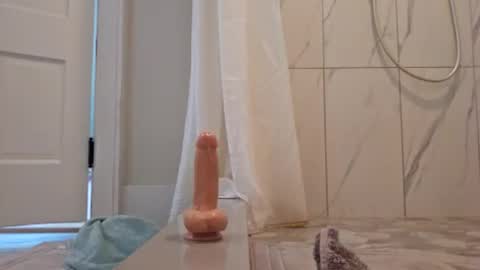 Snapshot of hockeyjock17 chatting on 11, 5, 2026 hockeyjock17 online show from 11, 5, 2026