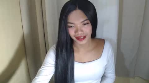 Snapshot of hoelyguine chatting on 10, 1, 2026 Guinevere3 online show from 10, 1, 2026