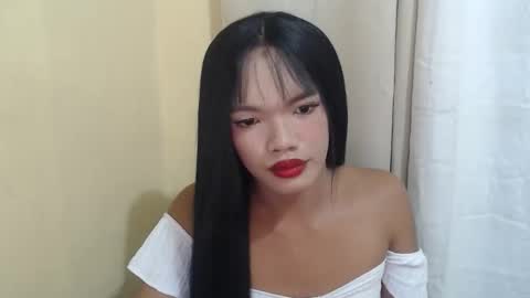 Snapshot of hoelyguine chatting on 13, 1, 2026 Guinevere3 online show from 13, 1, 2026