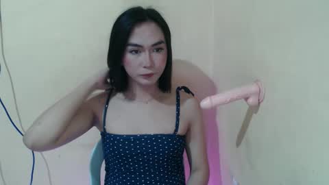 Snapshot of hoelykim chatting on 15, 5, 2026 Kim3 online show from 15, 5, 2026