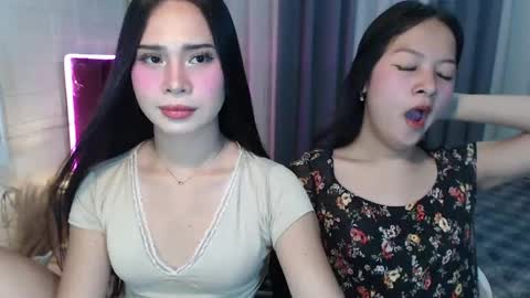 Snapshot of hoelymolly chatting on 17, 4, 2026 hoelymolly online show from 17, 4, 2026