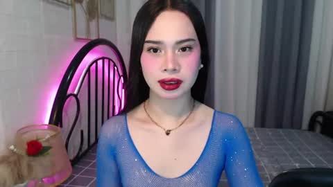 Snapshot of hoelymolly chatting on 21, 6, 2026 hoelymolly online show from 21, 6, 2026