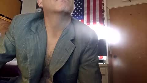 hoglegg99384194 online show from 10, 1, 2025