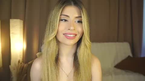 Snapshot of holayoula chatting on 6, 7, 2026 Moni Monica online show from 6, 7, 2026