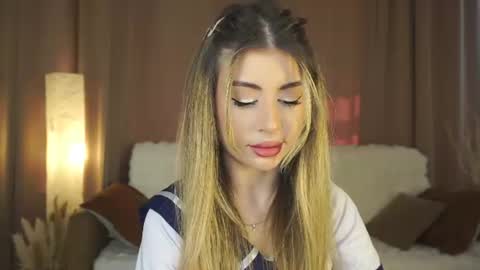 Snapshot of holayoula chatting on 16, 7, 2026 Moni Monica online show from 16, 7, 2026