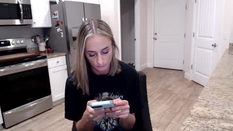 Snapshot of holihurricane chatting on 17, 1, 2025 Holi Hurricane online show from 17, 1, 2025