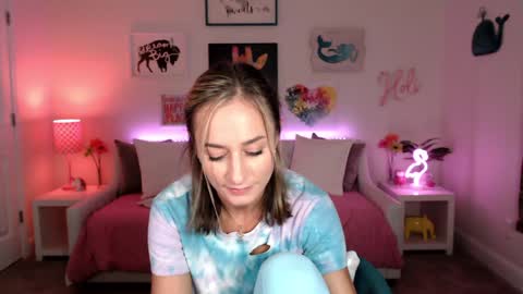 Snapshot of holihurricane chatting on 5, 2, 2025 Holi Hurricane online show from 5, 2, 2025