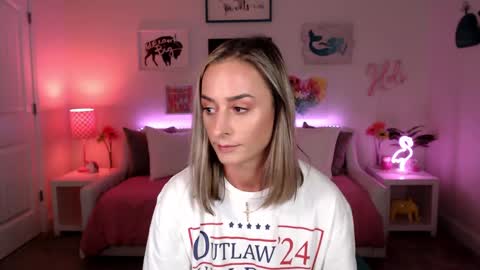 Snapshot of holihurricane chatting on 17, 2, 2025 Holi Hurricane online show from 17, 2, 2025