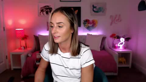 Snapshot of holihurricane chatting on 2, 3, 2025 Holi Hurricane online show from 2, 3, 2025