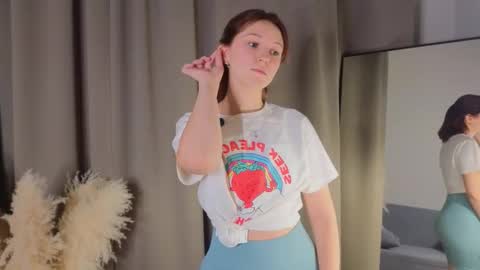 Snapshot of hollihurrigan chatting on 20, 11, 2025 Molly online show from 20, 11, 2025