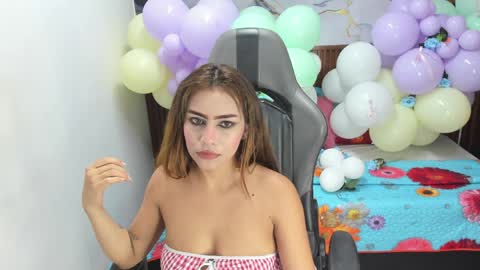 Holly 22 online show from 1, 4, 2026