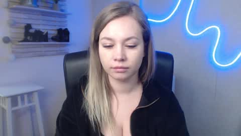 Holly online show from 8, 1, 2025