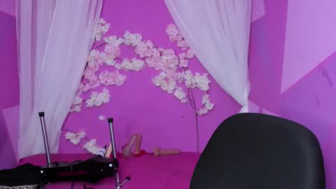 Holly  online show from 13, 10, 2025